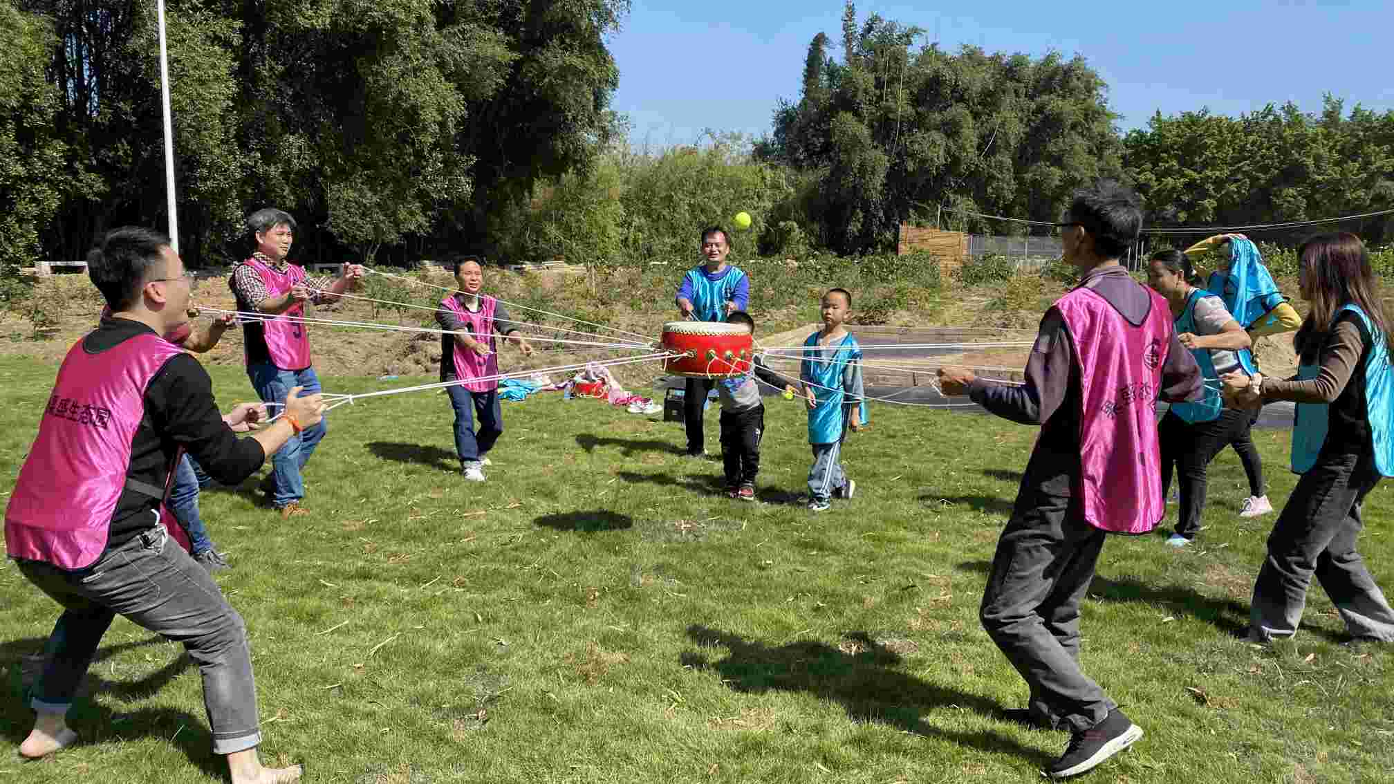 击鼓颠球.jpg